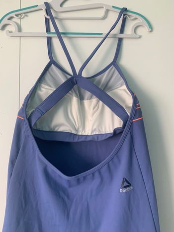 Tee-shirts avec brassière neuf