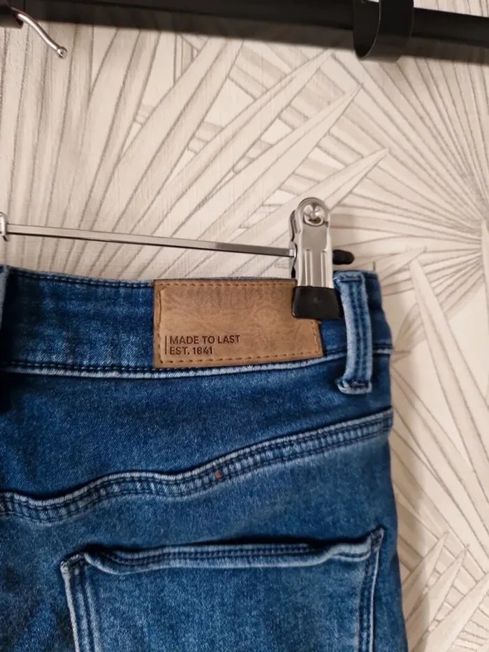 Joli jean bas usée C&A taille 34 - photo numéro 4