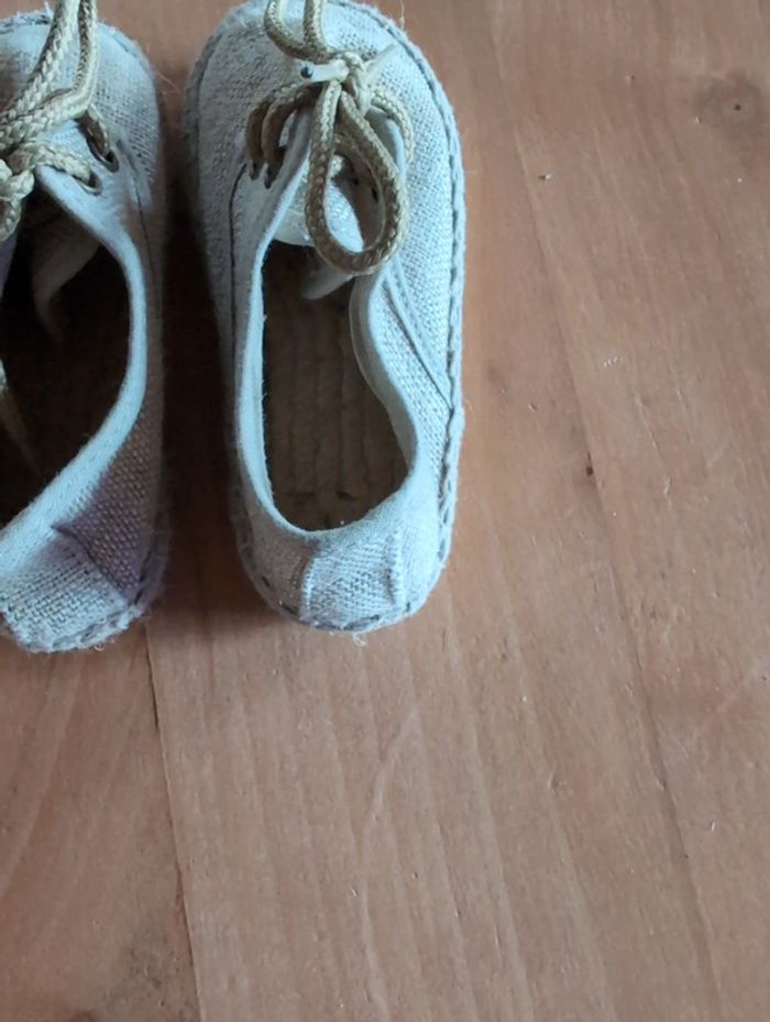 Baskets lacets pointure 21 - photo numéro 5