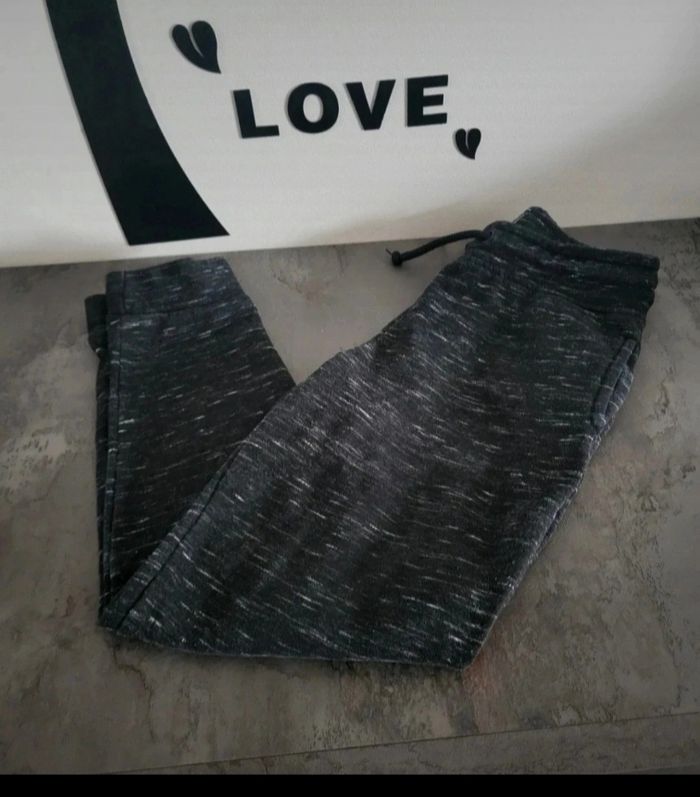 Lot de vêtements 8ans - photo numéro 4