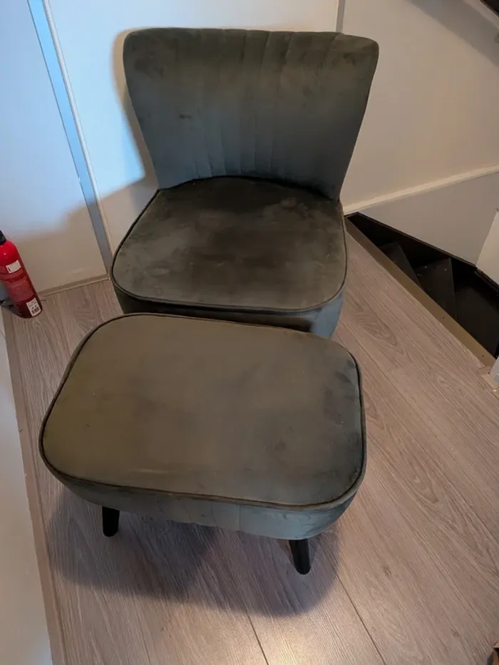 Stoeltje met voetenbankje - photo numéro 4