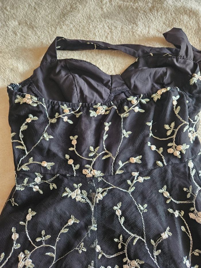 Robe dos nu brodée style pin-up Shein - photo numéro 4