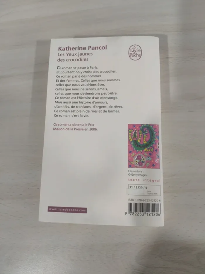 Livre poche les yeux jaunes des crocodiles Pancol - photo numéro 6