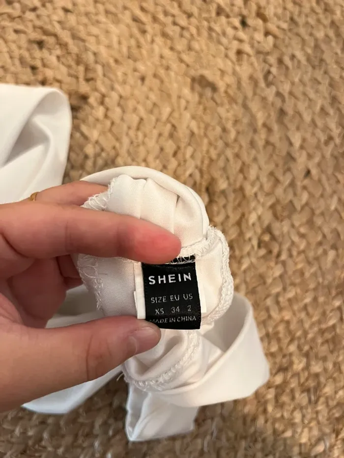 Top dos nu blanc Shein - photo numéro 4