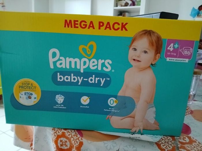 Couches Pampers baby dry