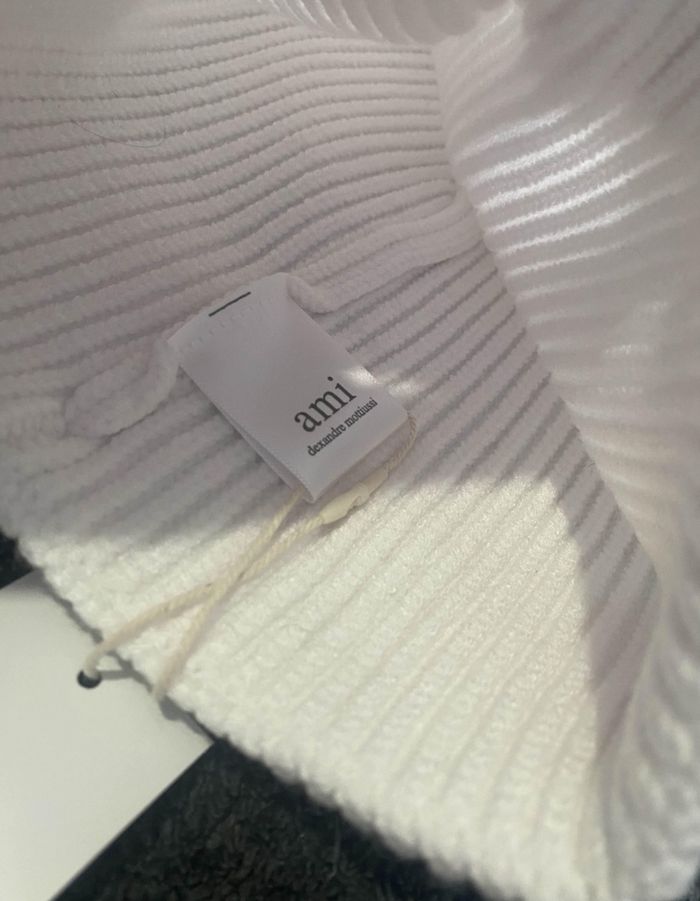 Bonnet ami blanc à cœur rouge - photo numéro 5