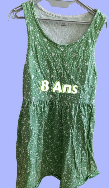 Robe d'été. Décor floral. 8 ans. Kiabi.