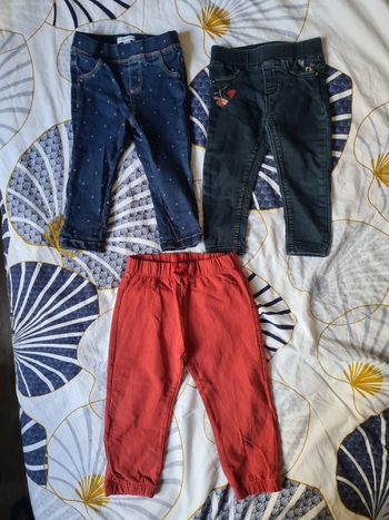 Lot 3 Leggings. Rouge snoopy. Bleu catimini. Bleu vert baudet. 18 mois 