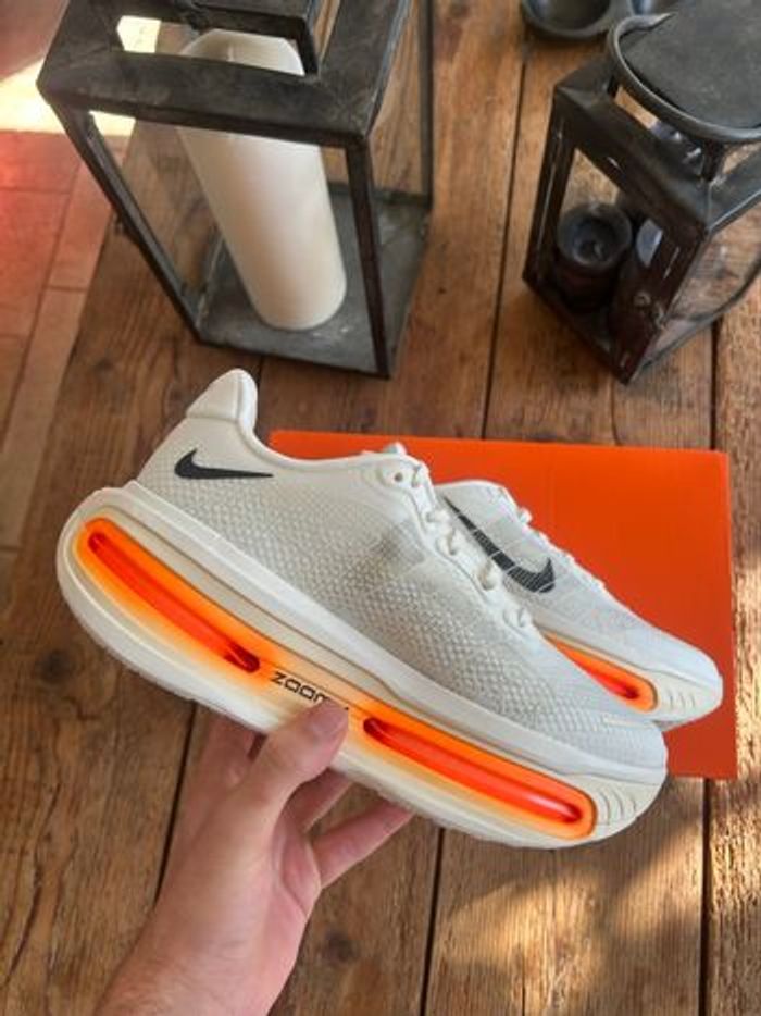 Nike Vomero Premuim Sail Coconut Milk - photo numéro 2
