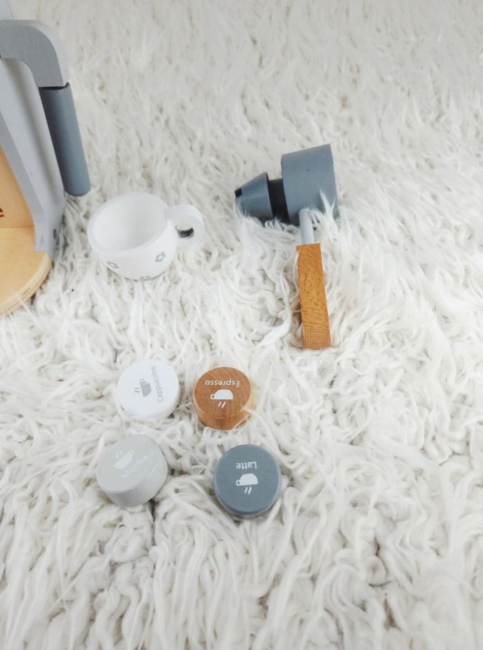 Machine à café en bois avec ces accessoires marque JouéClub 🎅 - photo numéro 6