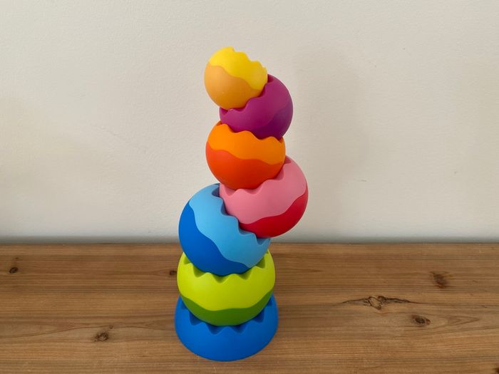 Jouer empilable la pyramide d'oeufs Tobbles Neo Fat Brain - photo numéro 3