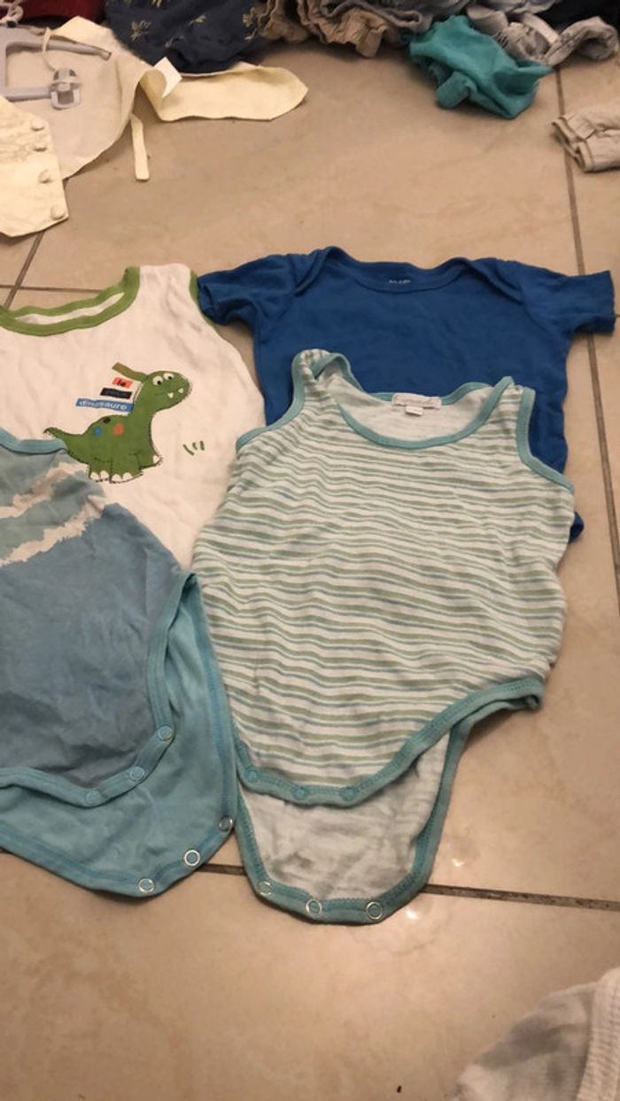 Lot 4 bodys - photo numéro 3