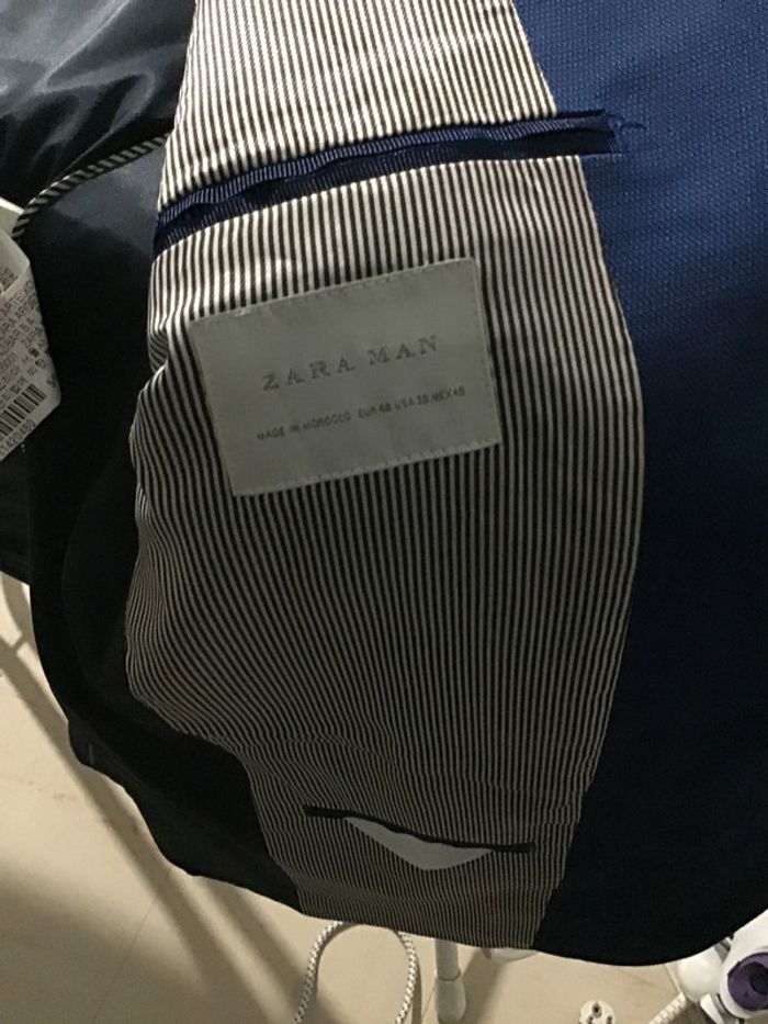 Costume  homme Zara veste T 48 pantalon T 40 porte 1 fois très très bon état - photo numéro 4