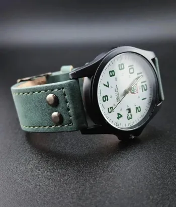 Montre tech verte sapin, renforcée