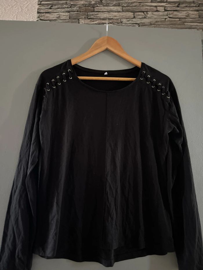TEE shirt lacets en M