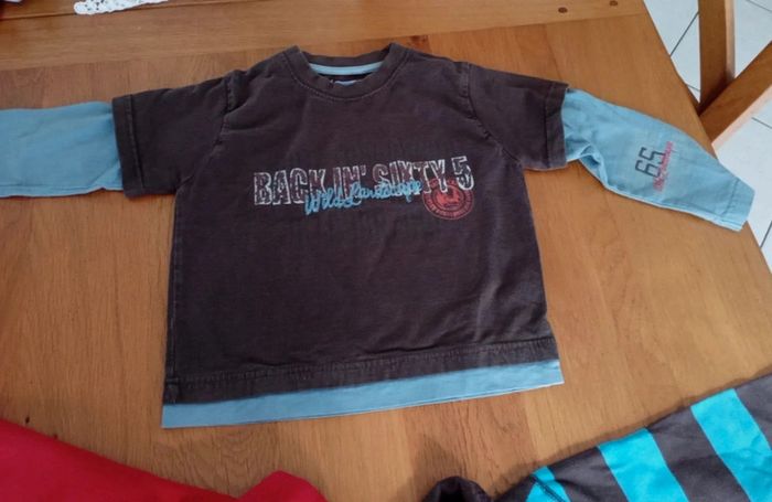 Lot de 3 t-shirts manches longues et 1 polo taille 3 ans en bon état - photo numéro 5
