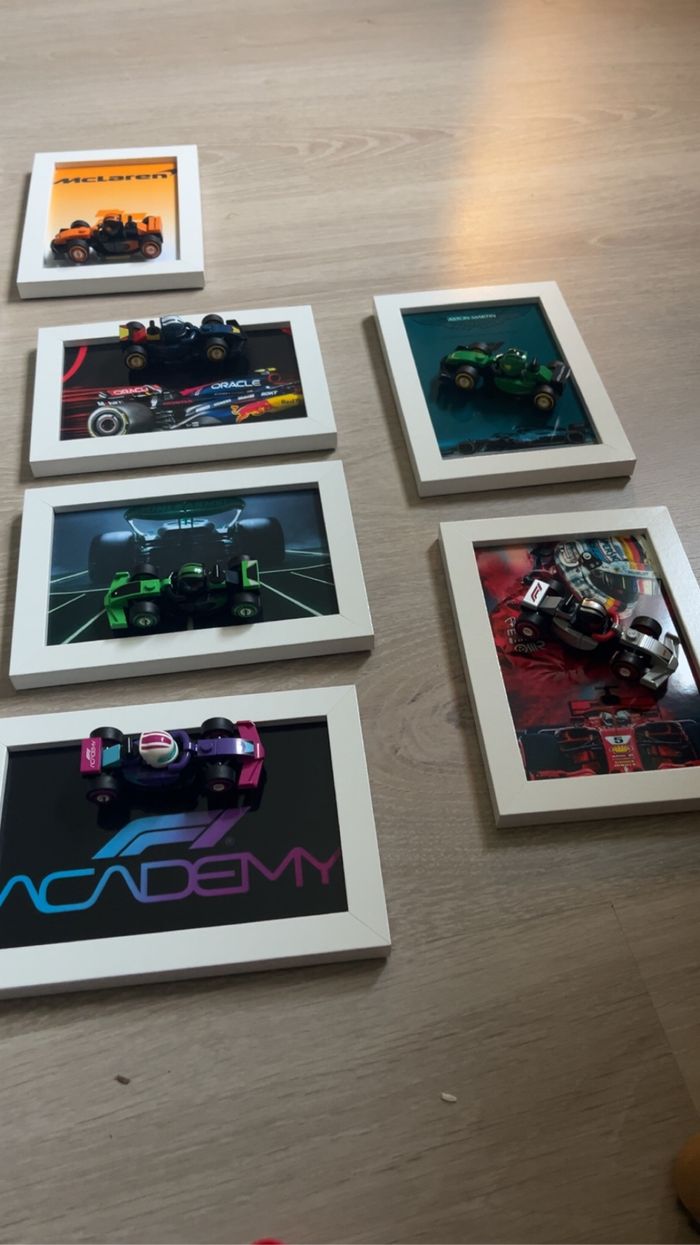 Lot 12 cadres lego f1 minifigurines - photo numéro 3