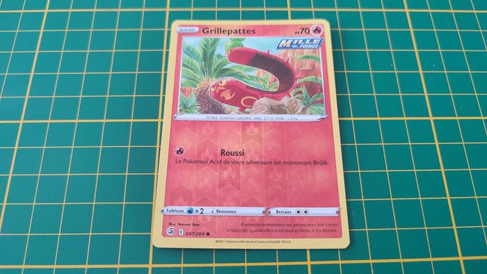 047/264 Carte Pokémon Grillepattes commune reverse Epée et Bouclier EB08 Poing de Fusion #B10