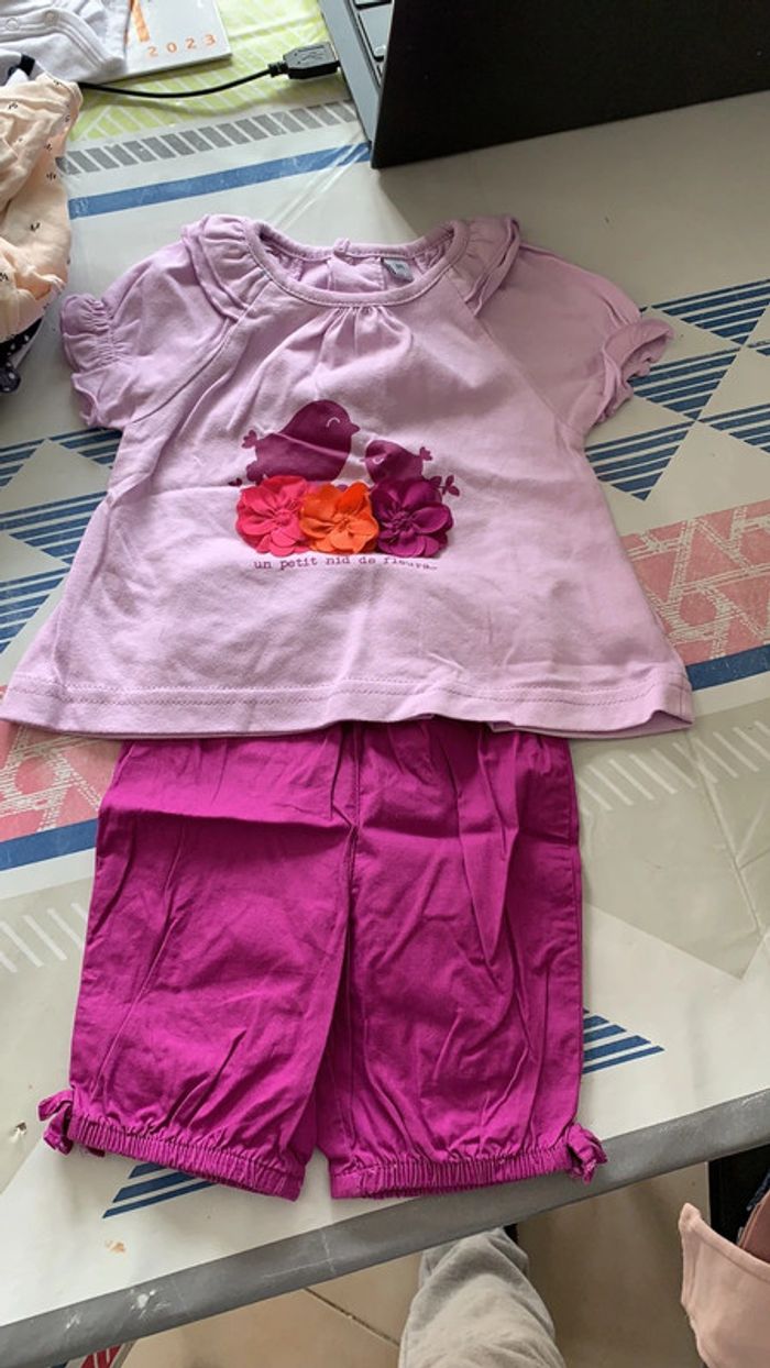 Ensemble tee shirt et pantacourt