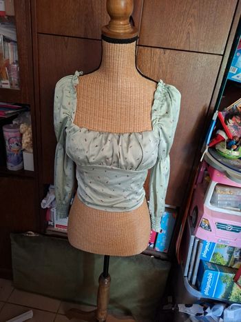 Tee-shirt court S H&M divided