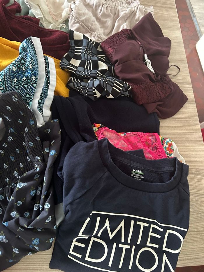 Lot de 40 vêtements femme - photo numéro 3
