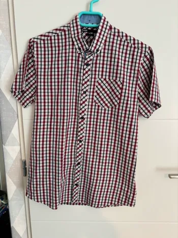 Chemise à carreaux