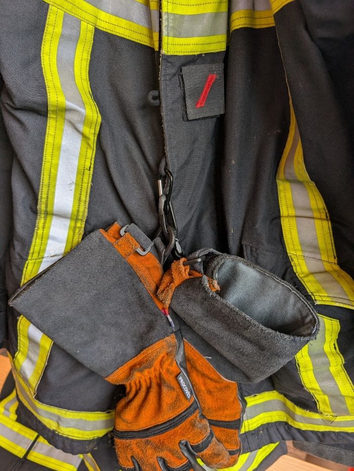 Porte gants pompier - photo numéro 2