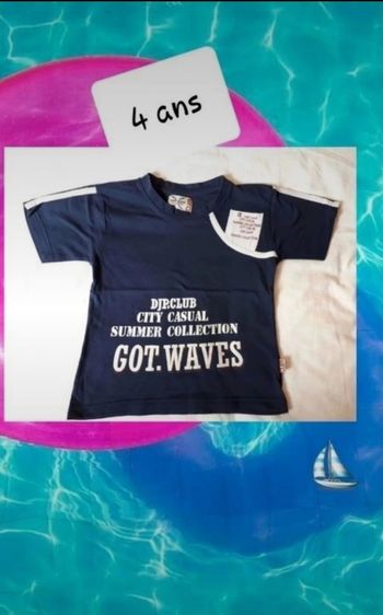 💙 Joli t-shirt marine et blanc (4 ans) 💙