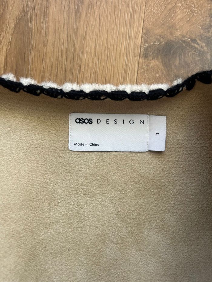 Veste sans col en imitation peau de mouton à surpiqûres constantes - photo numéro 4