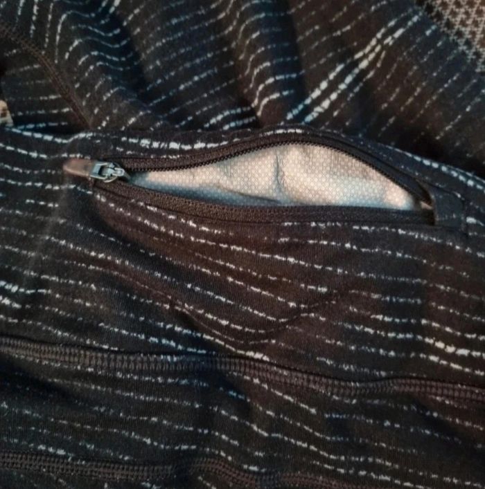 Legging court de sport Nike taille M - photo numéro 7