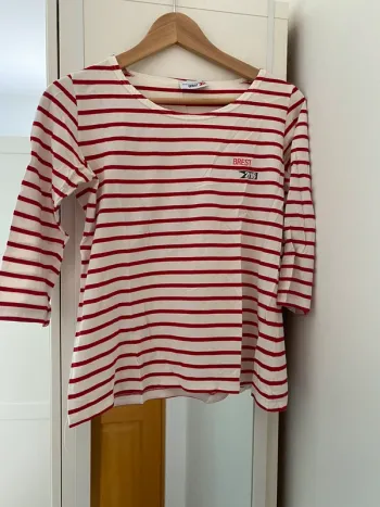 haut blanc rayures rouge