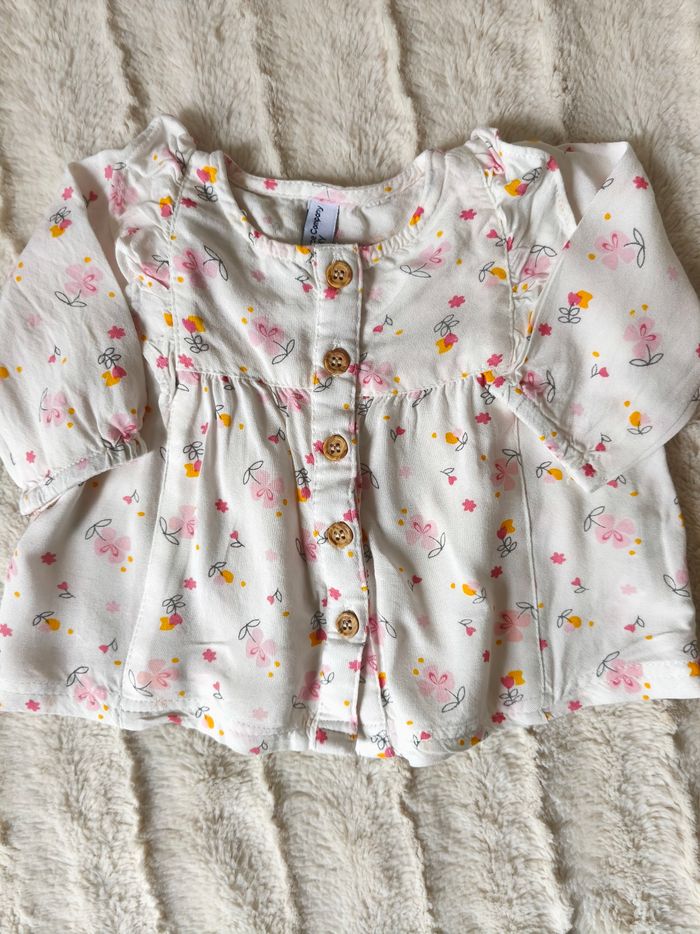 Lot 2 blouses, 1 ensemble, 2 pantalons  3 mois - photo numéro 3