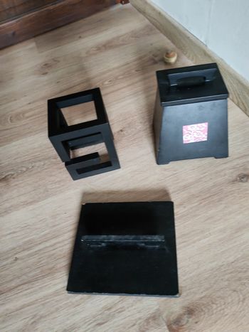 Boîte noire et décoration en MDF