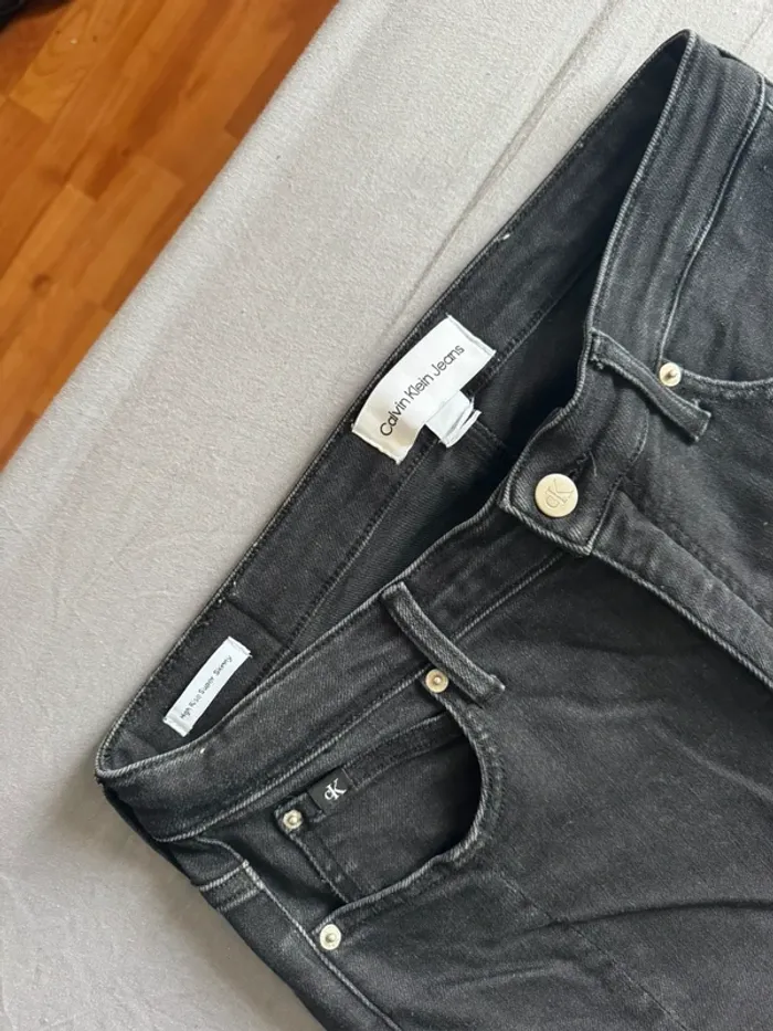 Calvin Klein Jeans Noir High Rise Super Skinny fendu au dessus des chevilles W31 L32 - photo numéro 2