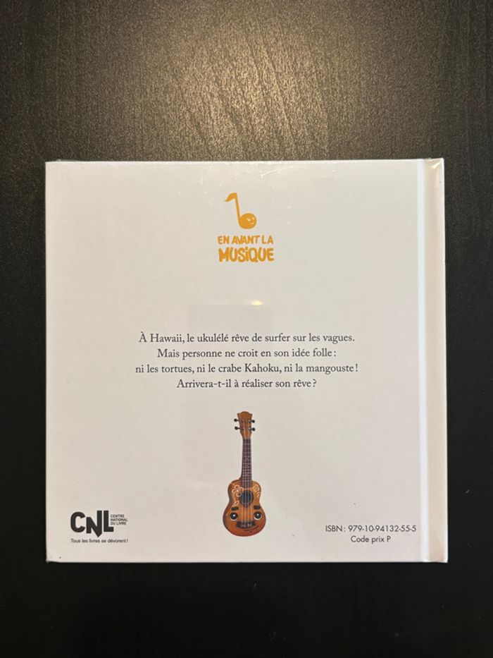 Livre Macdo - Le ukulélé qui voulait surfer - photo numéro 2