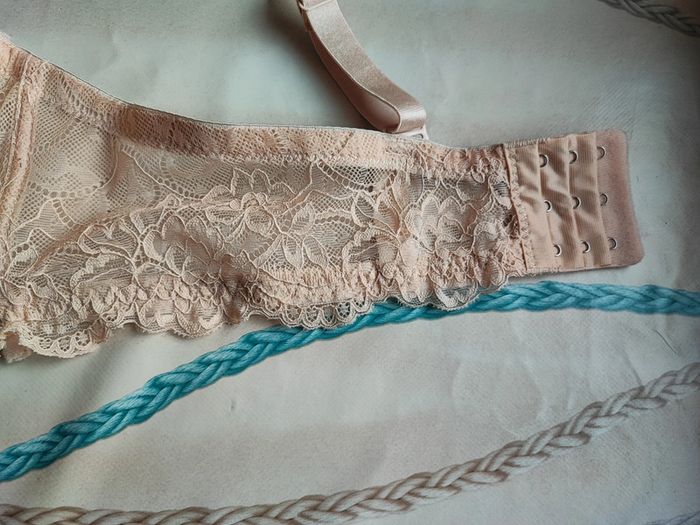 Soutien gorge 95D - photo numéro 2