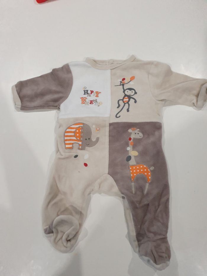 Pyjama une pièce à pied