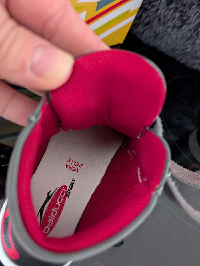 Baskets garçon. Taille 29. Semelle intérieure en cuir. Neuf. Balducci - photo numéro 6