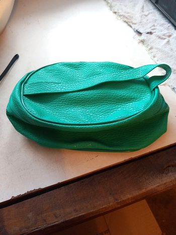 Trousse de toilette verte