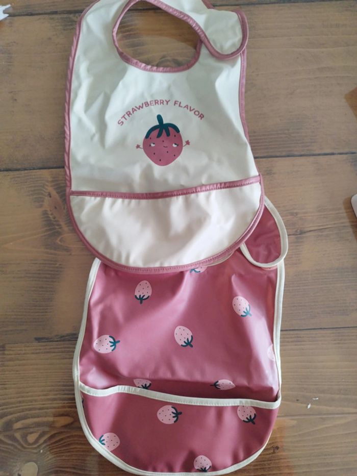 Lot de 2 bavoirs kiabi