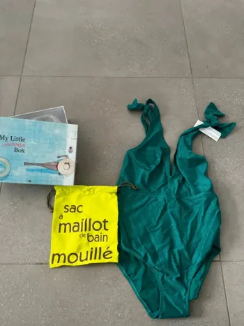 Maillot de bain une pièce princesse tam tam, neuf taille XXS, valeur 89€