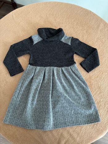 Robe fille taille 8ans 