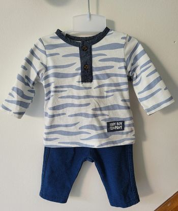 Ensemble pantalon + tee-shirt manches longues