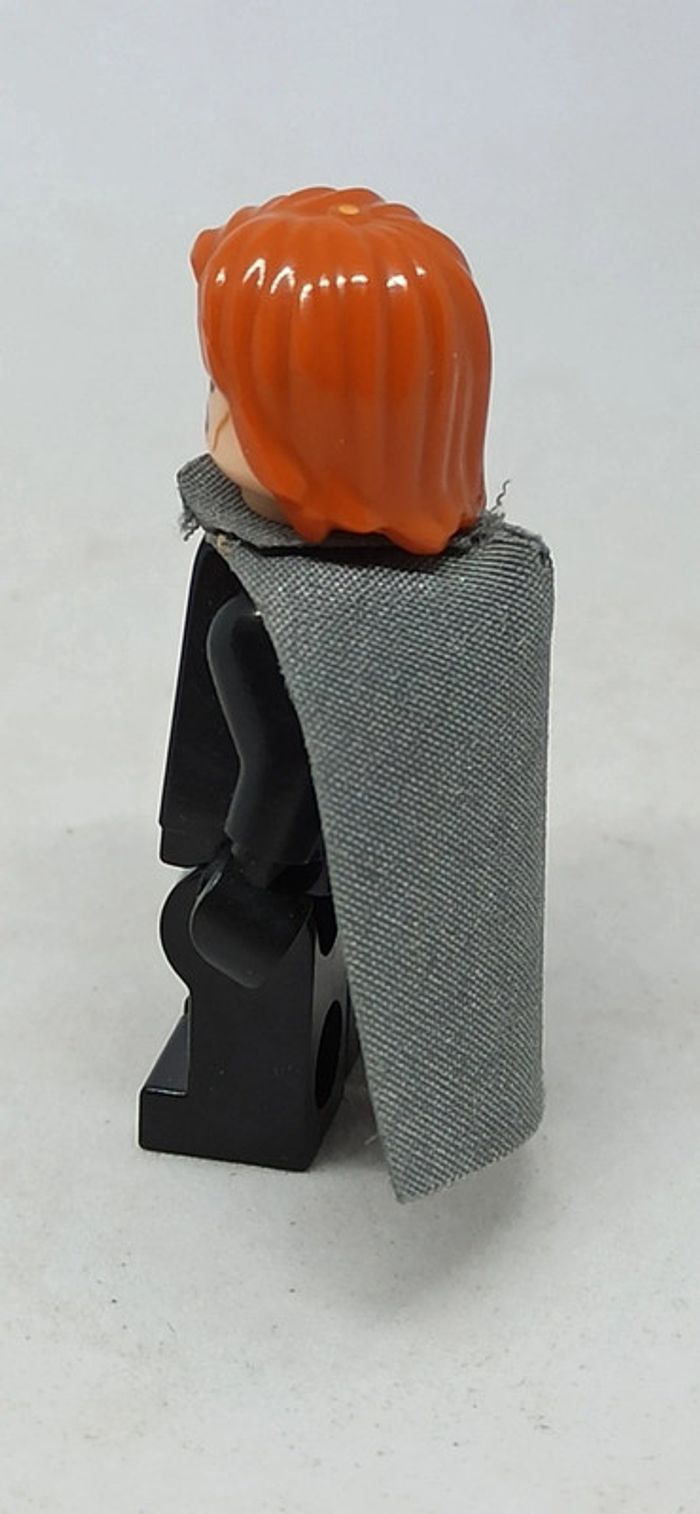 Figurine homme avec cape grise lego - photo numéro 4