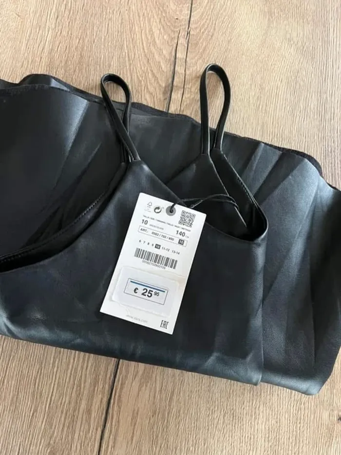 Robe Zara simili cuir 10 ans neuve - photo numéro 5