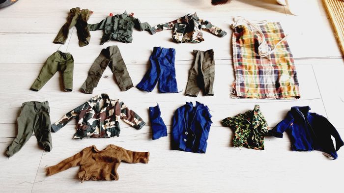 Vêtements vintage pour poupée figurine Action Joe, big jim ex GI Joe en lot ou à l'unité