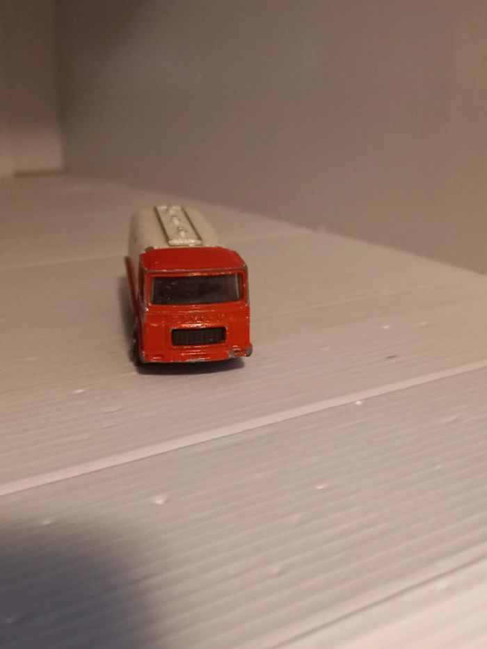 Majorette citerne esso - photo numéro 2