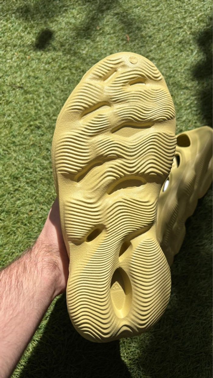 Adidas Yeezy Foam runner Sulfure - photo numéro 5