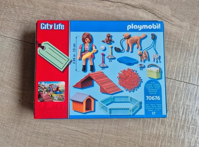 70676 - Playmobil City Life - Set cadeau Educatrice et chiens Neuf scellé - photo numéro 2