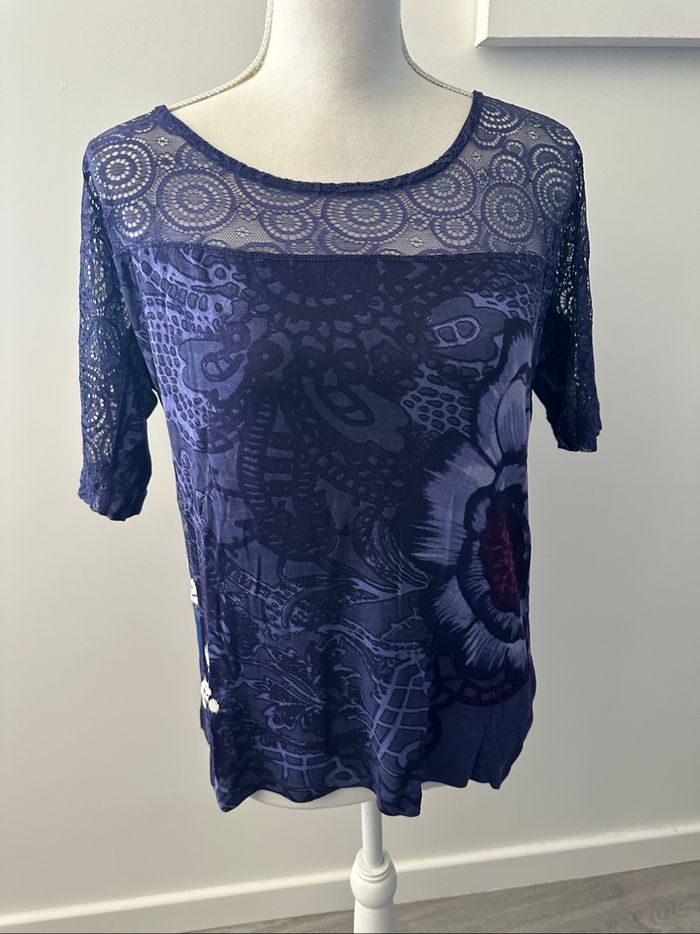 T-shirt en dentelle bleu marine Desigual T34 XS